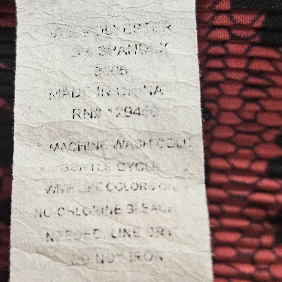 Fred David Blouse Womens 2X Red Black Floral Long Sleeve Crinkle Top Stretch - Picture 2 of 7